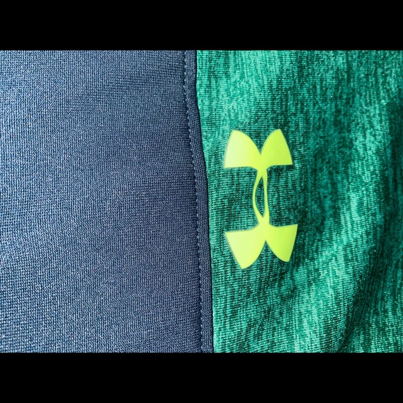 Under Armour pull over - Picture 3 of 5